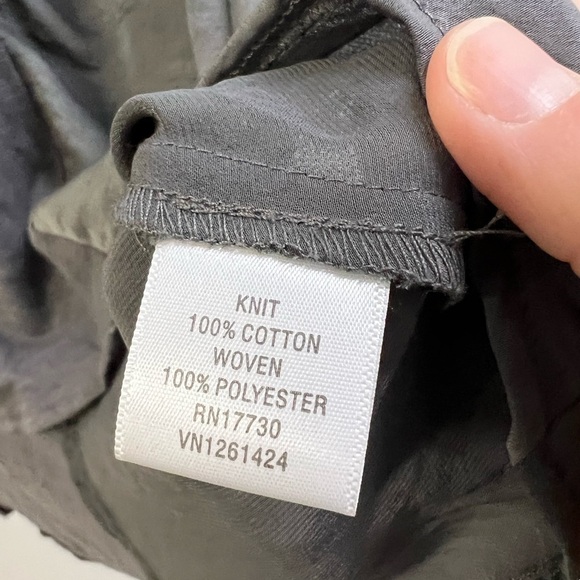 Like New Short Sleeve Solid Colored Blouse - Picture 3 of 3